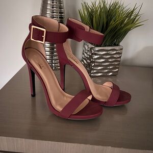 NEW Burgundy heels size 9